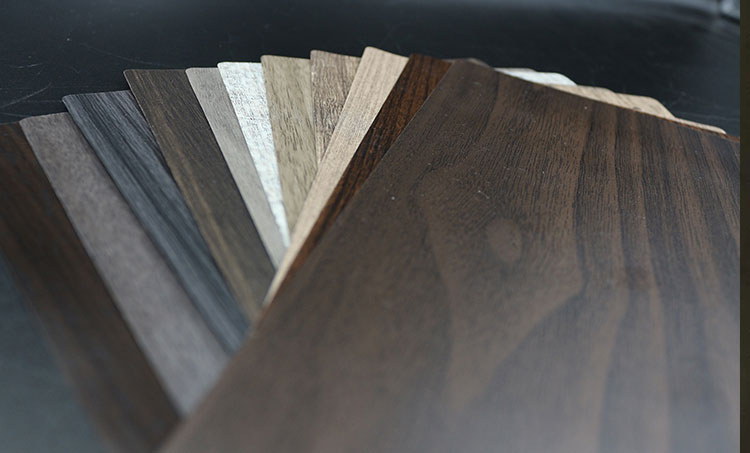 影響彩色覆膜板價(jià)格的因素主要有哪些？